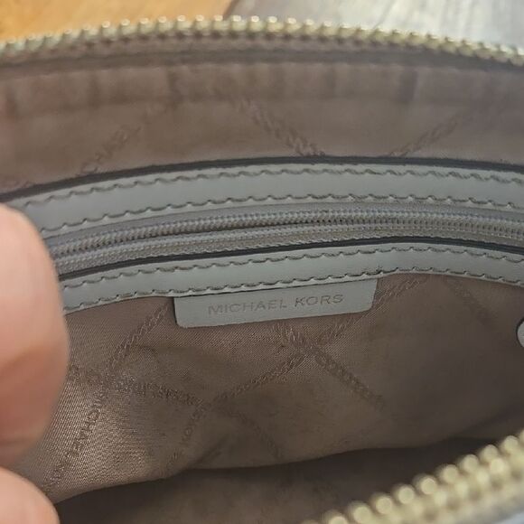 Michael Kors White Quilted Women's Bag - Picture 2 of 10